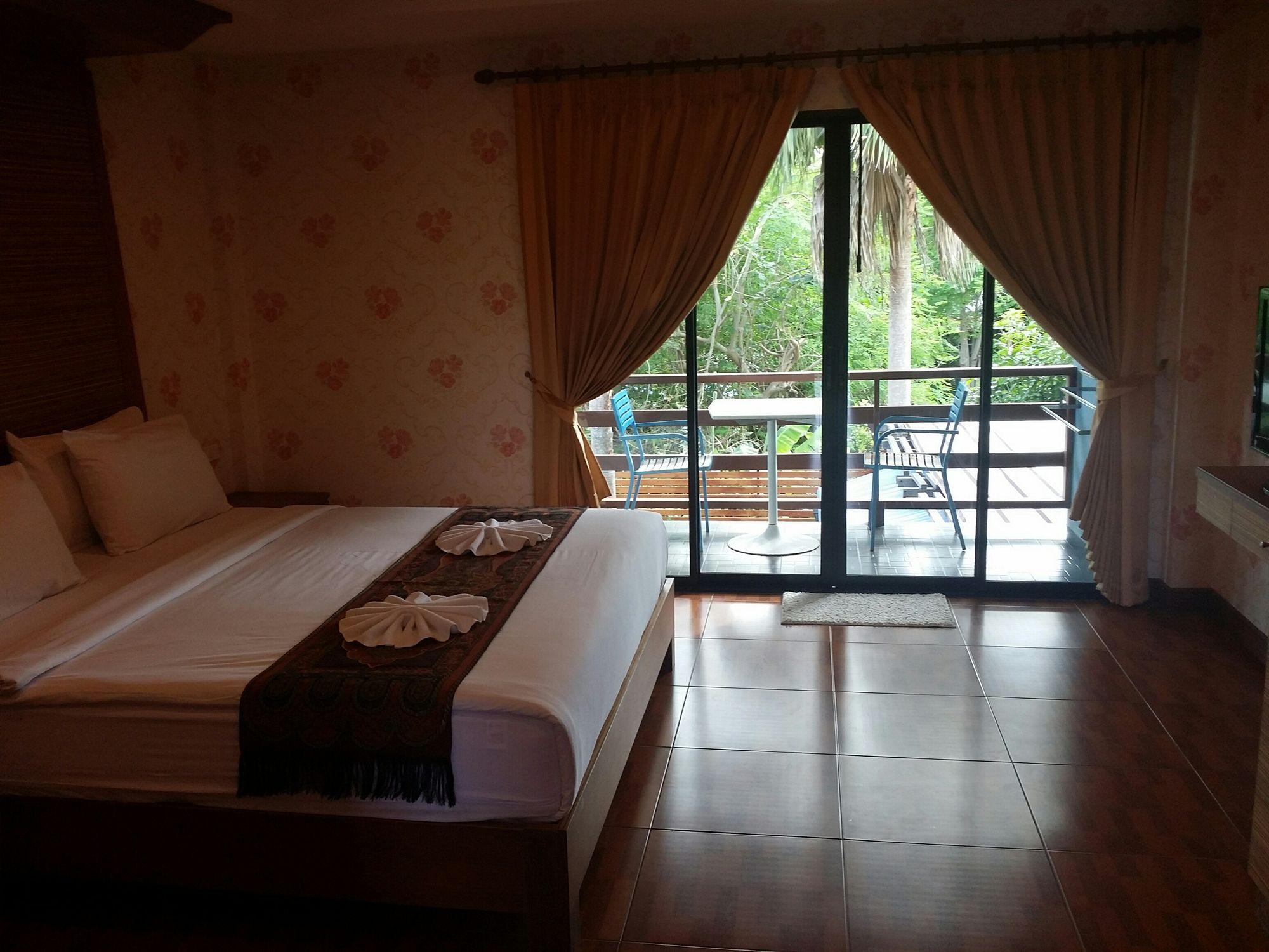 Baan I Un Pool Villa Chonburi Bagian luar foto